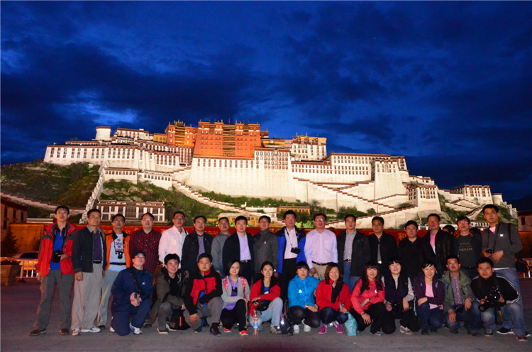 2012年上半年工作總結西藏合影